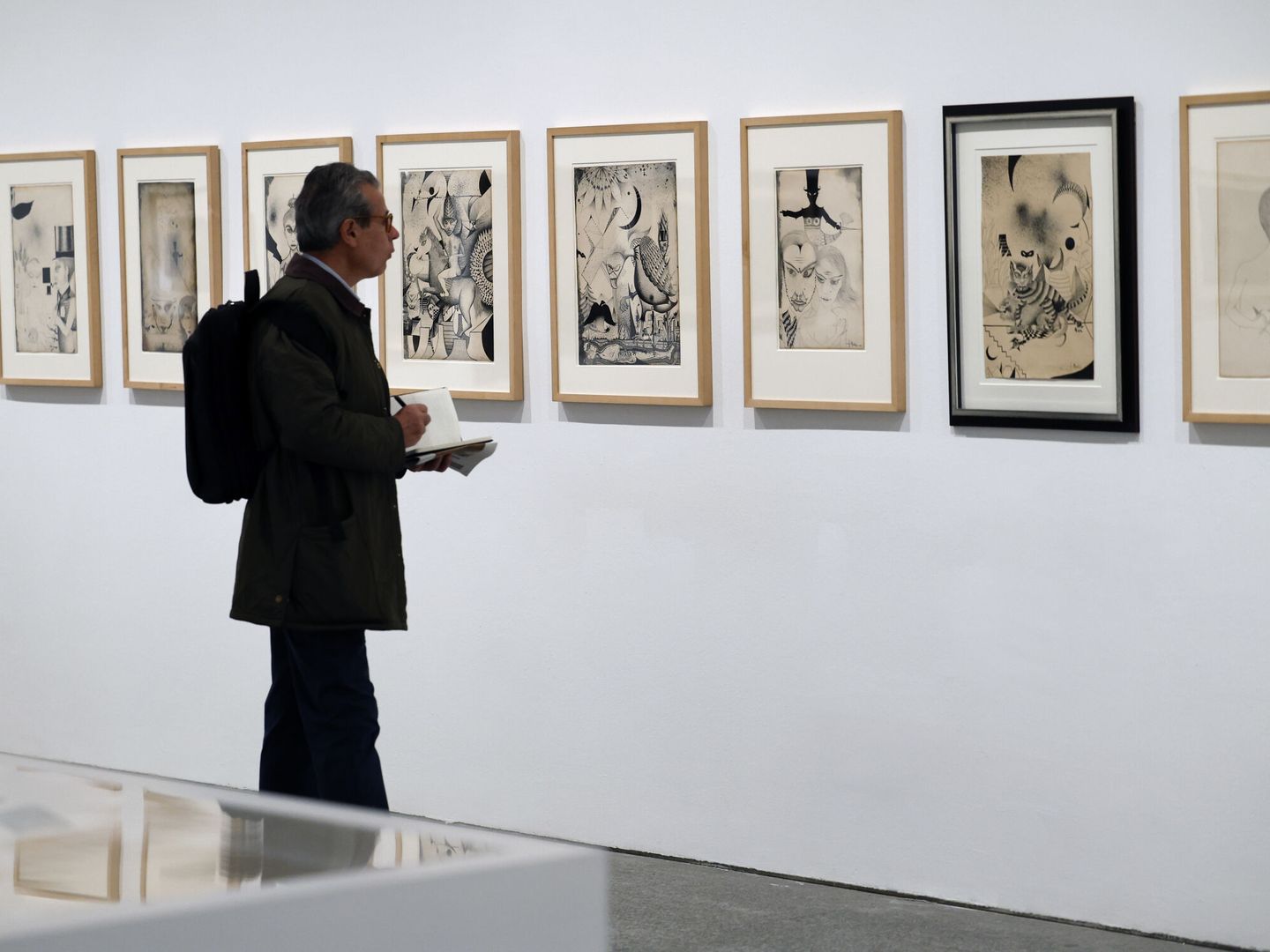 Vista de una de las salas de la exposición 'Antonio Tàpies. La práctica del arte', en el Museo Nacional Centro de Arte Reina Sofía.  EFE / Chema Moya