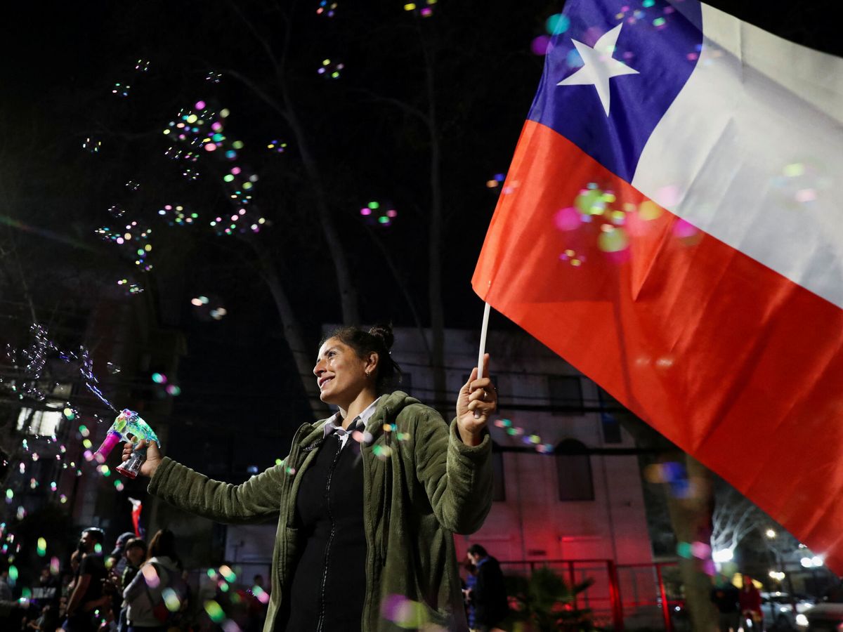 Foto: Los chilenos votaron este domingo en contra de la nueva Constitución. (Reuters/Iván Alvarado)