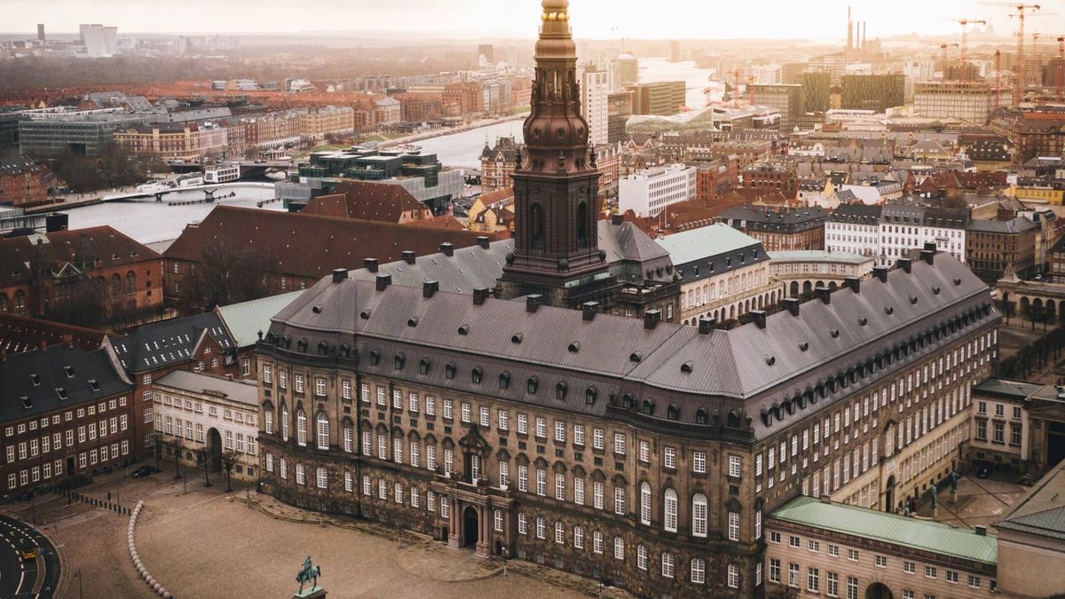 El lujoso palacio de Christiansborg: de la maldición de sus incendios a la proclamación como rey de Federico de Dinamarca