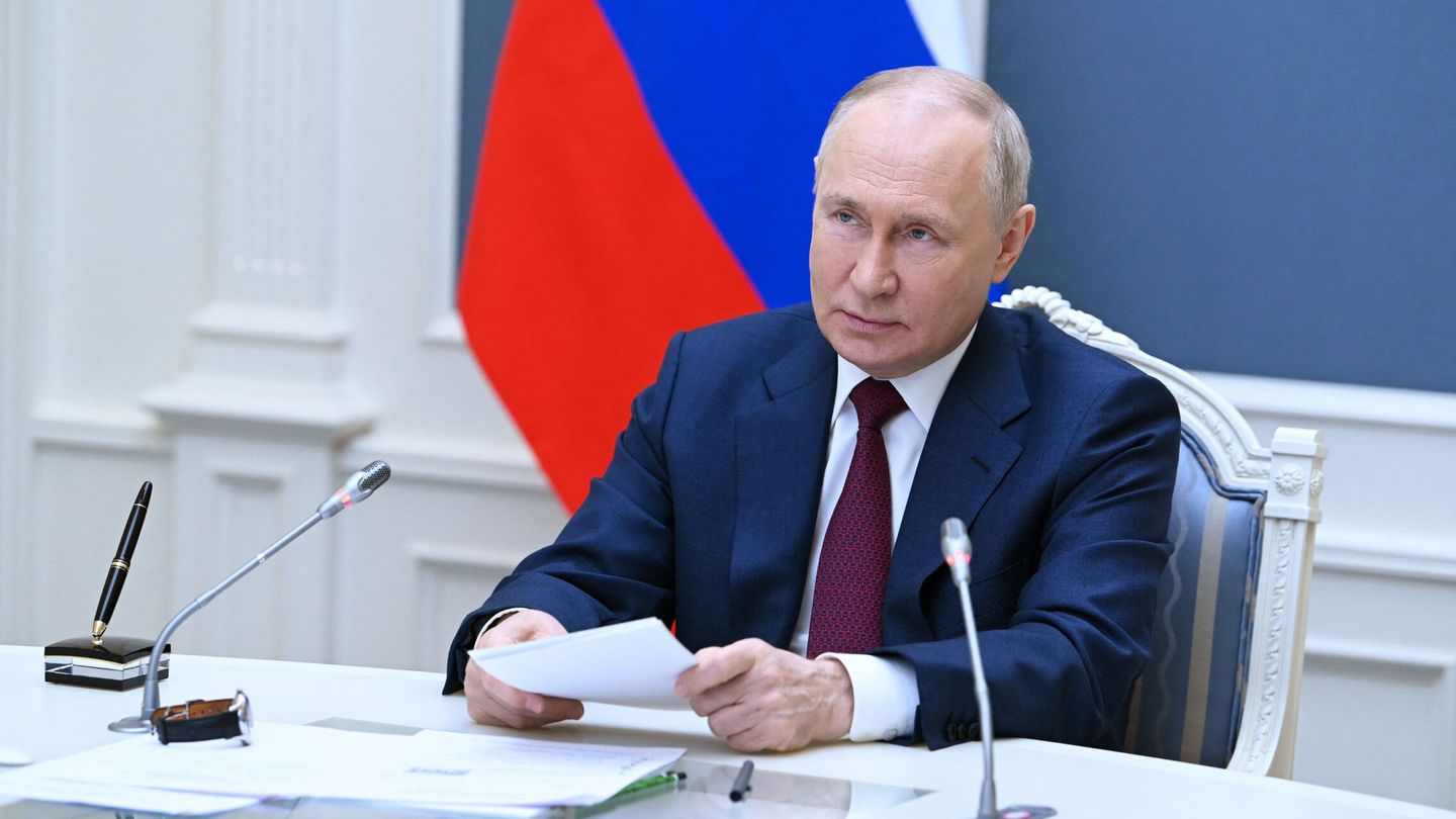 Russian President Vladimir Putin attends a summit of leaders of the Shanghai Cooperation Organisation (SCO) via a video conference call at the Kremlin in Moscow, Russia, July 4, 2023. Sputnik Alexander Kazakov Kremlin via REUTERS ATTENTION EDITORS - THIS IMAGE WAS PROVIDED BY A THIRD PARTY.