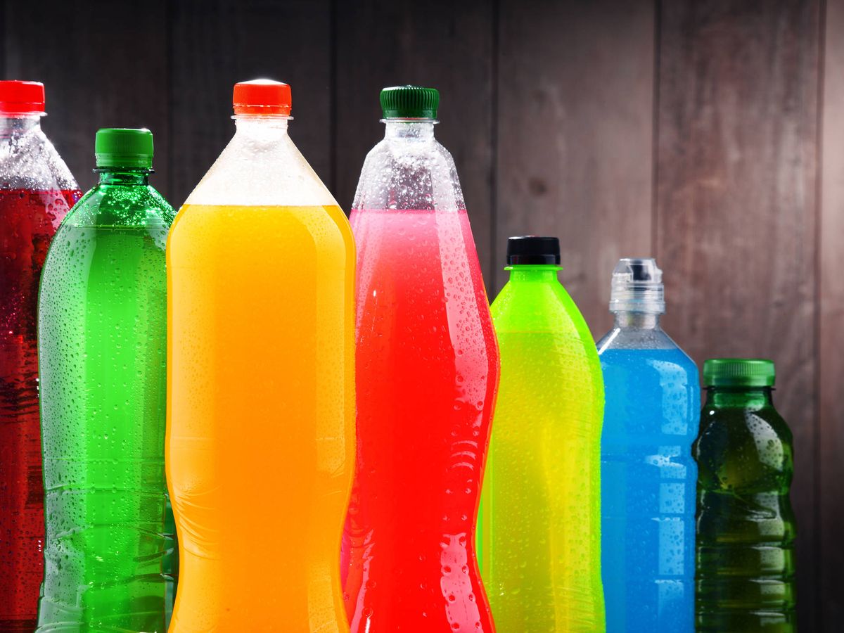 Foto: Las bebidas azucaradas están llenas de plastificantes: ¿qué riesgo tienen para nosotros? (iStock)