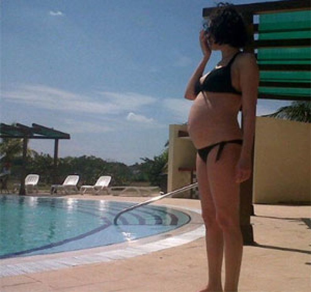 Foto: Blanca Romero presume de embarazo en la piscina