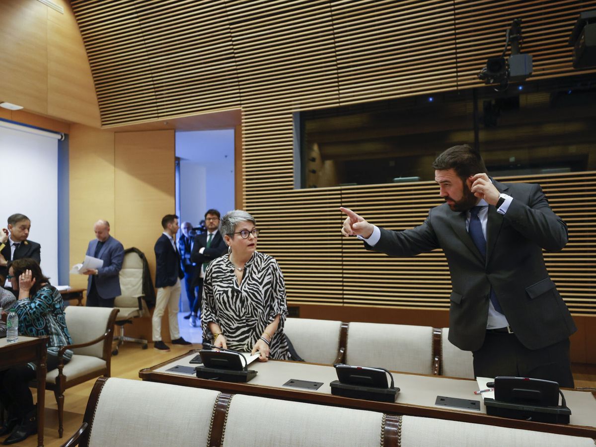 Foto: María Dantas y Jon Iñarritu, diputados de ERC y EH Bildu, en la comisión de Interior de este martes. (EFE/Javier Lizón)