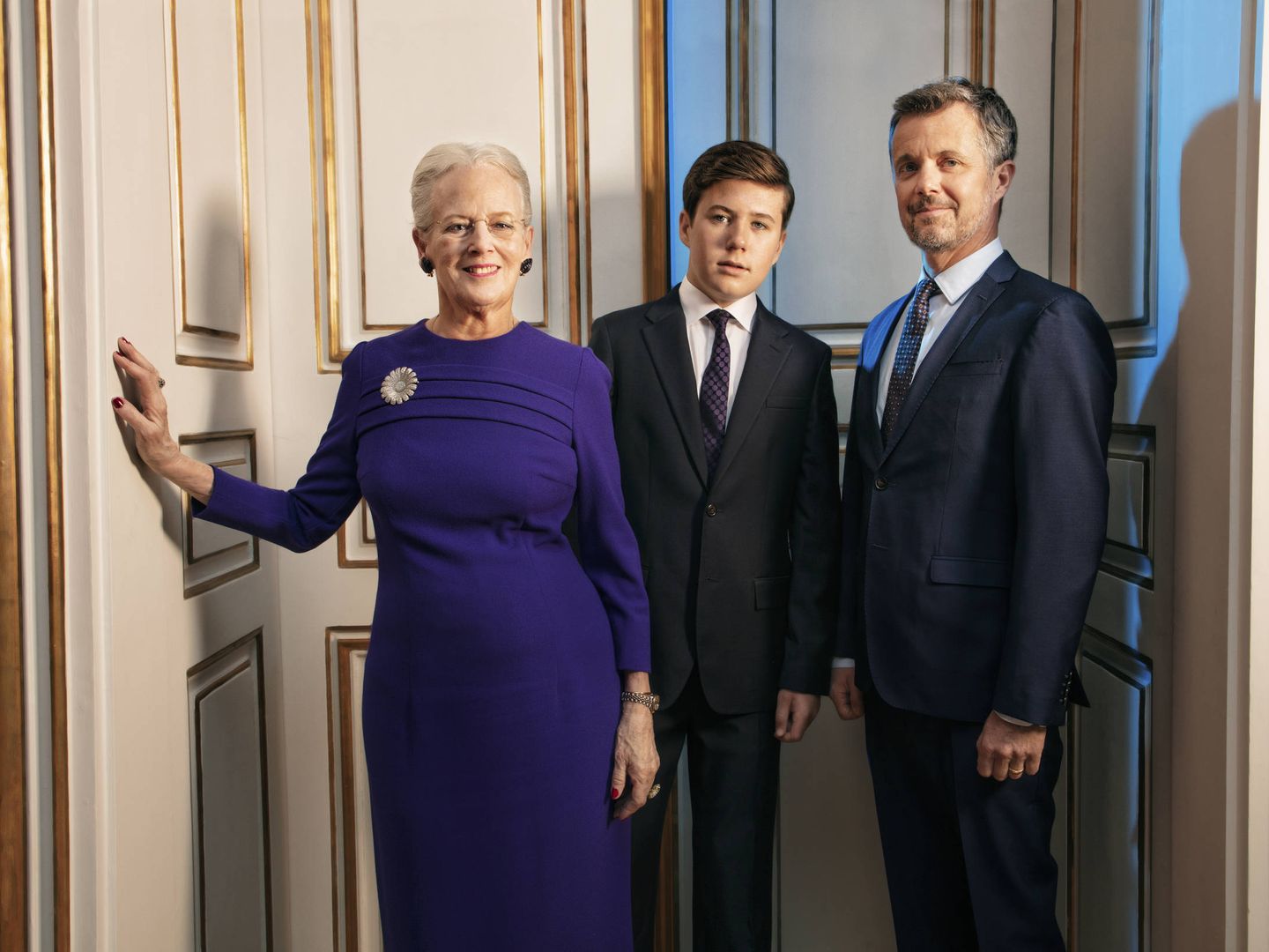 La reina Margarita, junto al príncipe Federico y el príncipe Christian. (Per Morten Abrahamsen / Casa Real de Dinamarca)