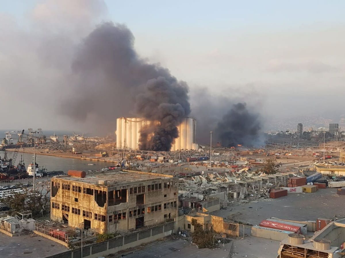 Foto: Explosión en el puerto de Beirut en agosto de 2020. (EFE/Wael Hamzeh)