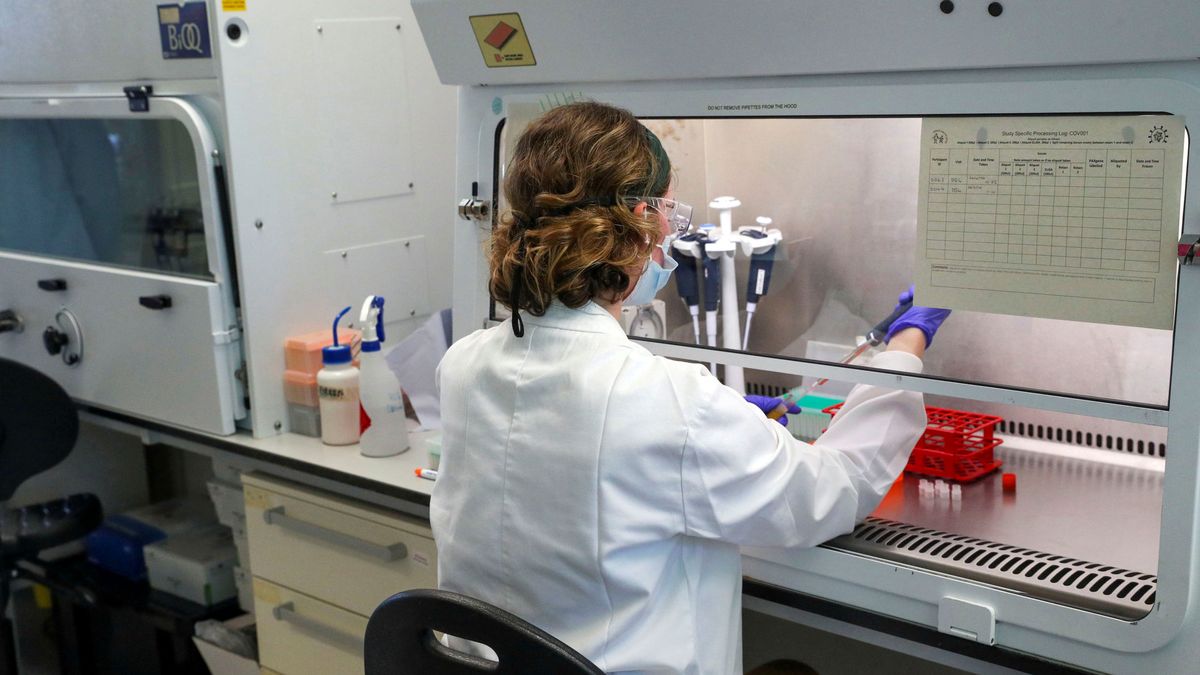 La Universidad de Oxford reanuda los ensayos de su vacuna contra el coronavirus