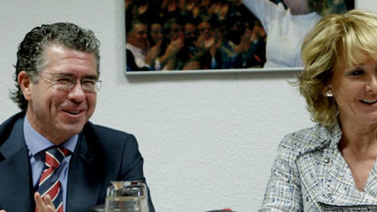 Aguirre pacta con IU y CCOO promover cambios en la dirección de Caja Madrid