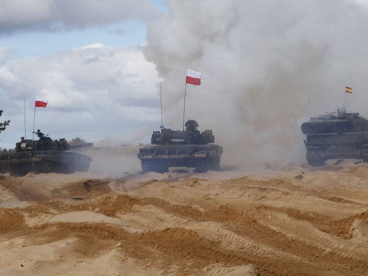 Foto: Ejercicios militares del ejército polaco como parte de las fuerzas de la OTAN desplegadas en Letonia (EFE/TOMS KALNINS)