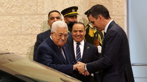 Sánchez en Oriente Próximo: caras largas con Netanyahu y mano entrelazada con Abás