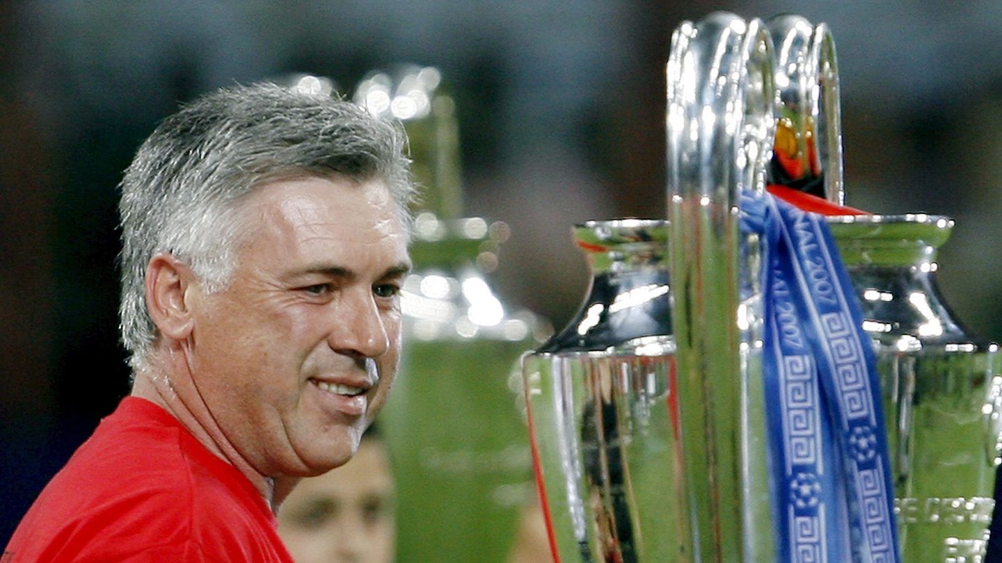 Ancelotti, tras ganar la Champions con el Milan en 2007. (EFE/Daniel Dal Zennaro) 