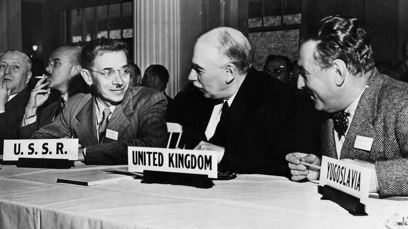 Foto: Firma del histórico acuerdo de Bretton Woods en 1944. (Getty/Hulton Archive)