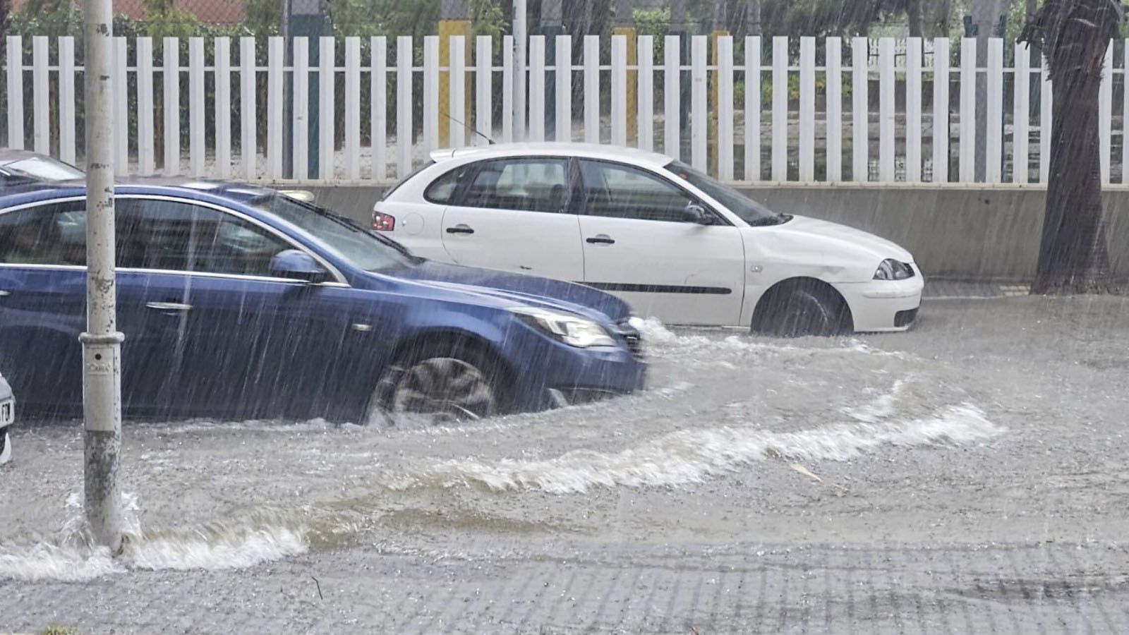 Protección Civil envía un es-alert por lluvias intensas en el litoral catalán este martes