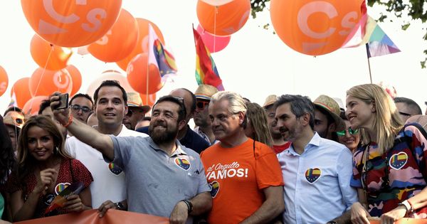 Foto: Los dirigentes de Ciudadanos, durante la manifestación. (EFE)