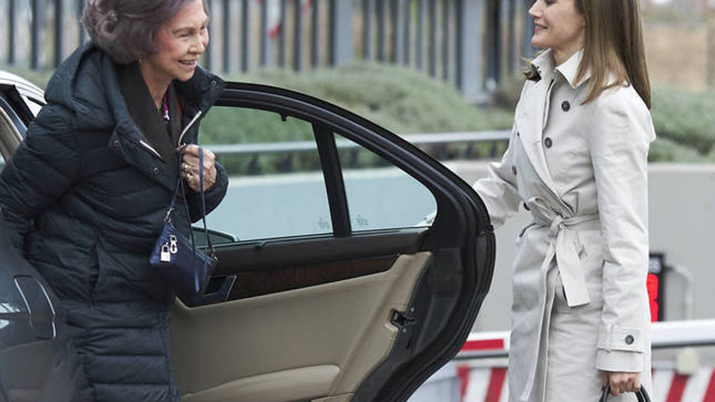 La reina Letizia y la reina Sofía, días después de su desencuentro público.  (Getty)