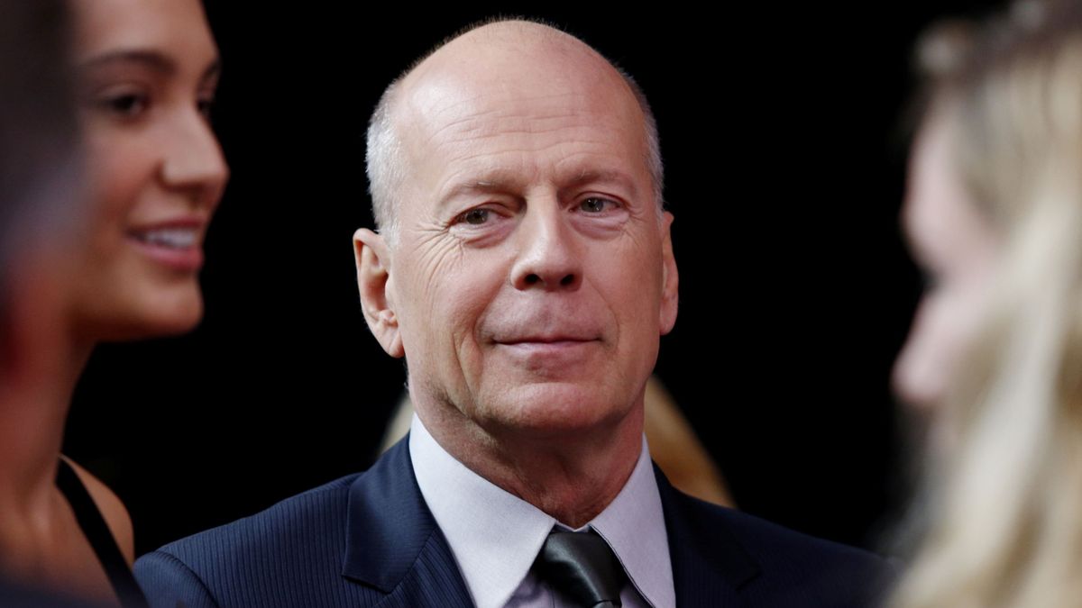 Nuevas fotografías de Bruce Willis: su familia es su mejor apoyo en un día especial