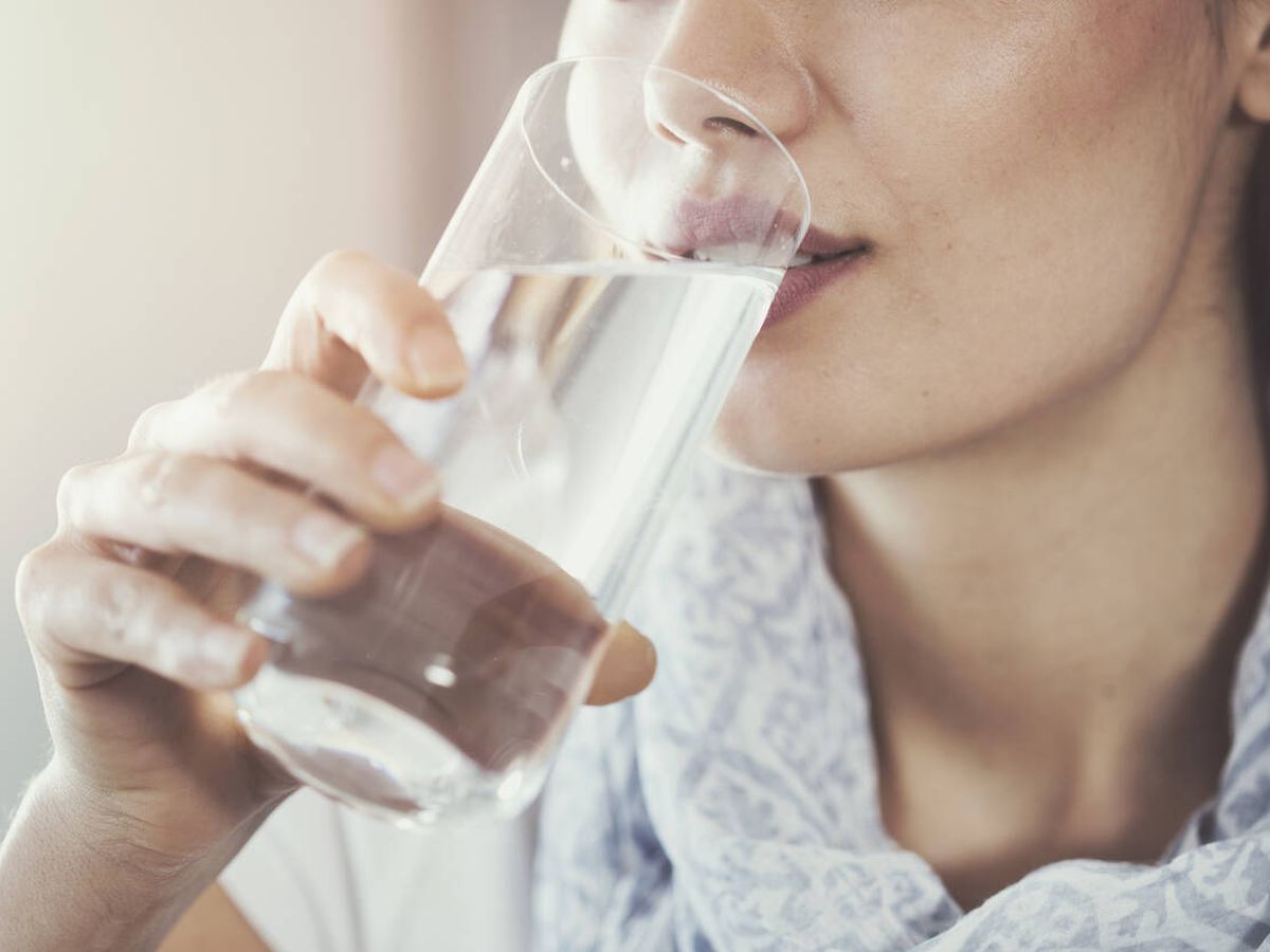 Foto: La sed es un mecanismo de defensa del organismo para evitar la deshidratación. (iStock)