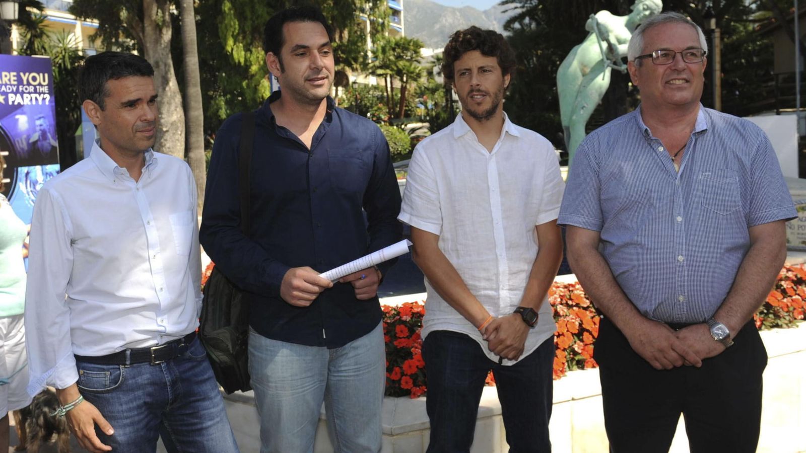 Foto: José Bernal, PSOE, Miguel Díaz, IU, José Carlos Núñez, Costa del Sol Sí Puede, y Rafael Piña, Opción Sampedreña, miembros del cuatripartito. (EFE)