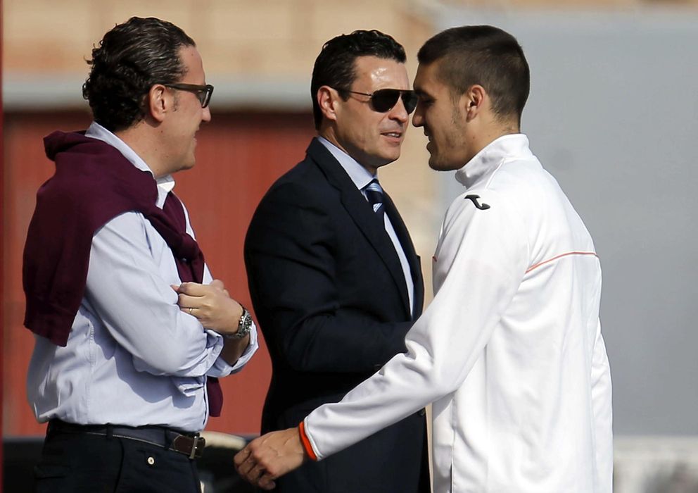 Foto: Amadeo Salvo junto a Martín Peris y Oriol Romeu en una imagen de la presente temporada. 