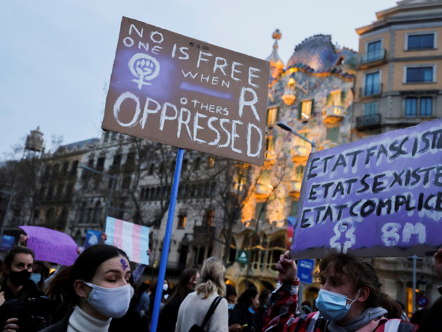 Marcha feminista en Barcelona. (Reuters)