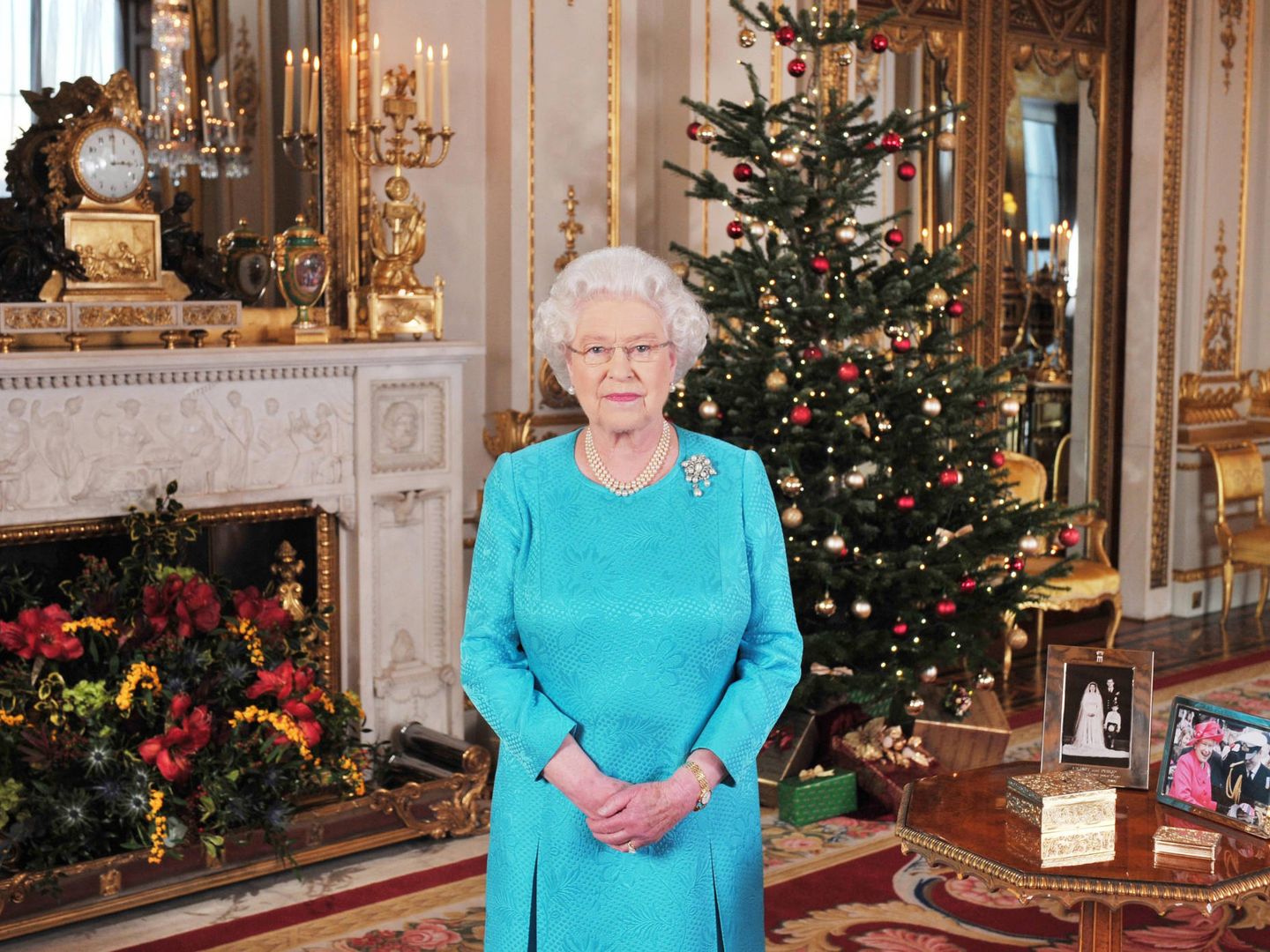 La reina en uno de sus tradicionales posados navideños. (Getty)