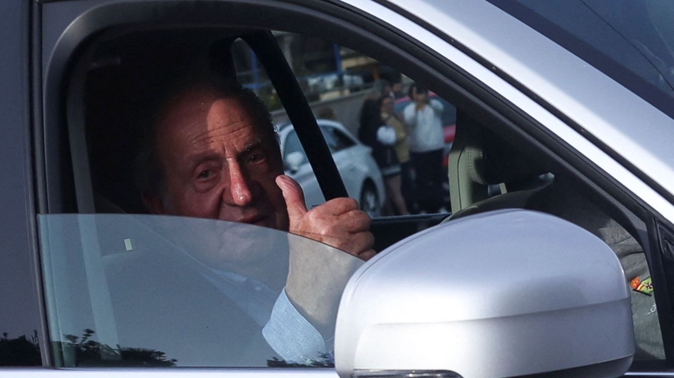 Foto: El rey Juan Carlos I ha vuelto a pisar España tras 655 días en Abu Dabi. (Reuters/Pedro Nunes)