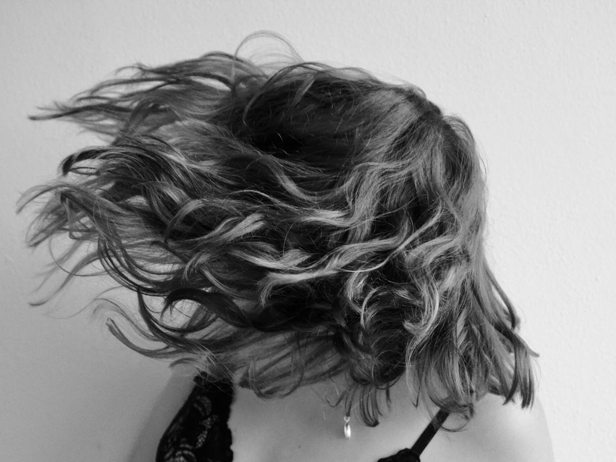 Foto: Por qué nos cortamos el pelo tras una ruptura. (Unsplash/Miranda Alonso)