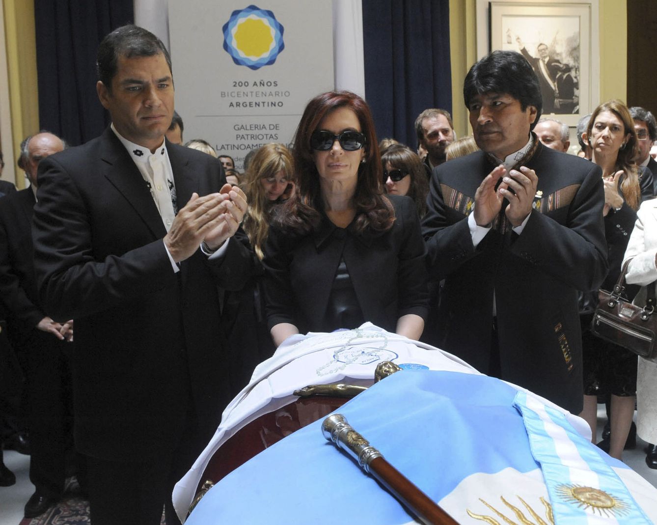 Cristina, junto a Rafael Correa y Evo Morales, en el funeral de Néstor (Gtres)