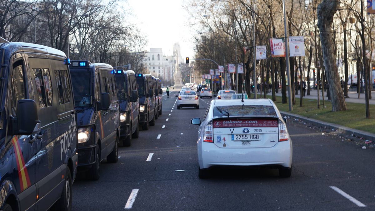 Frenazo al taxi en Madrid: se quedan sin armas ante el plantón de la comunidad