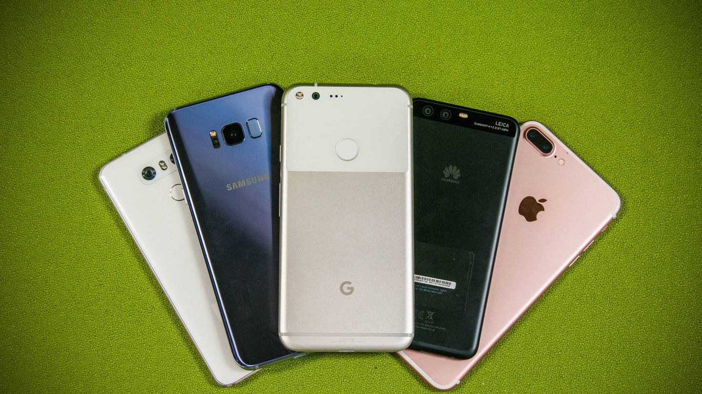De izquierda a derecha: LG G6, Samsung Galaxy S8, Google Pixel, Huawei P10 y iPhone 7 Plus. (Carmen Castellón)