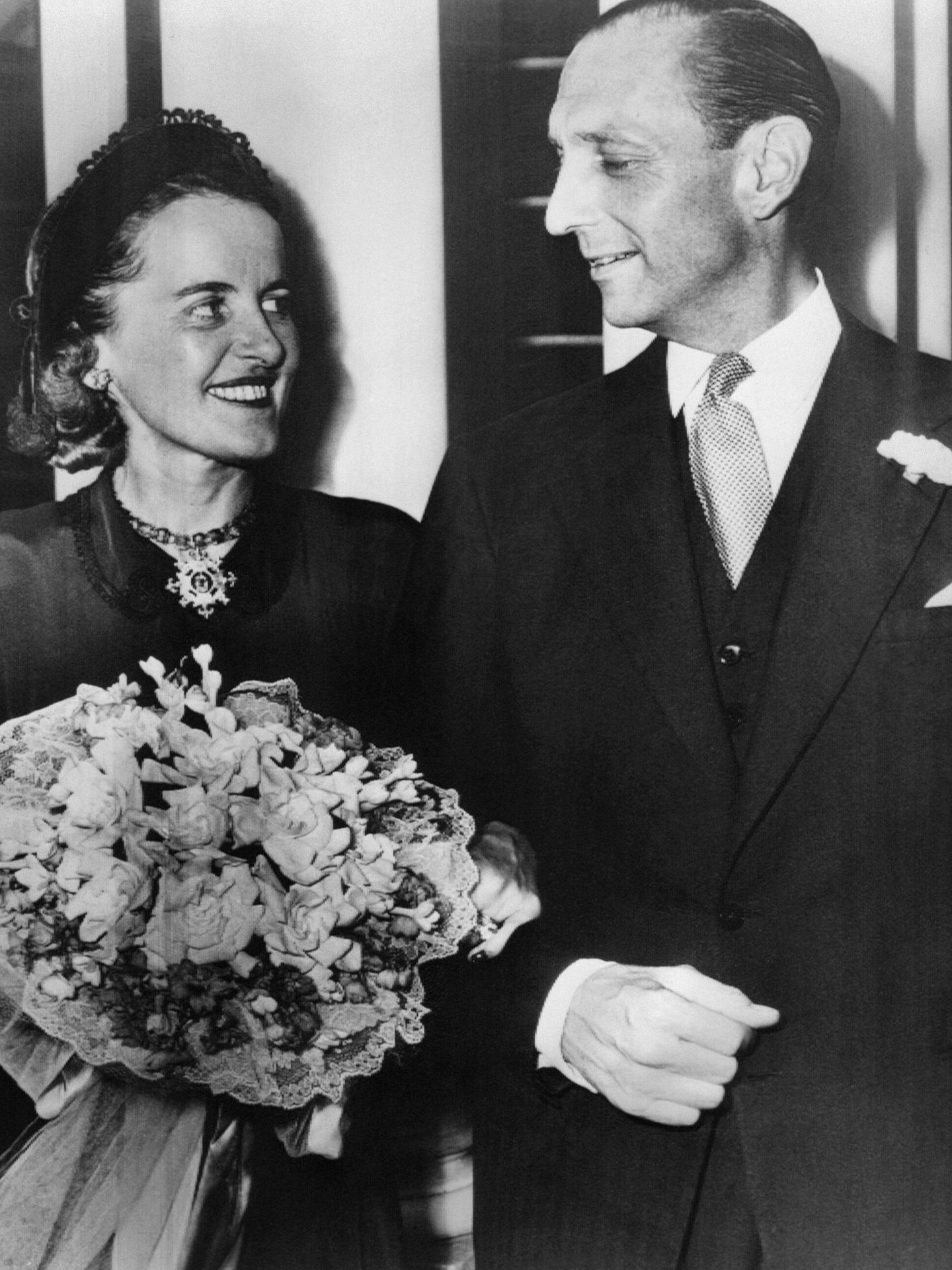 Louise Macy y Harry Hopkins, en su boda en el Despacho Oval de la Casa Blanca en 1942. (CP)