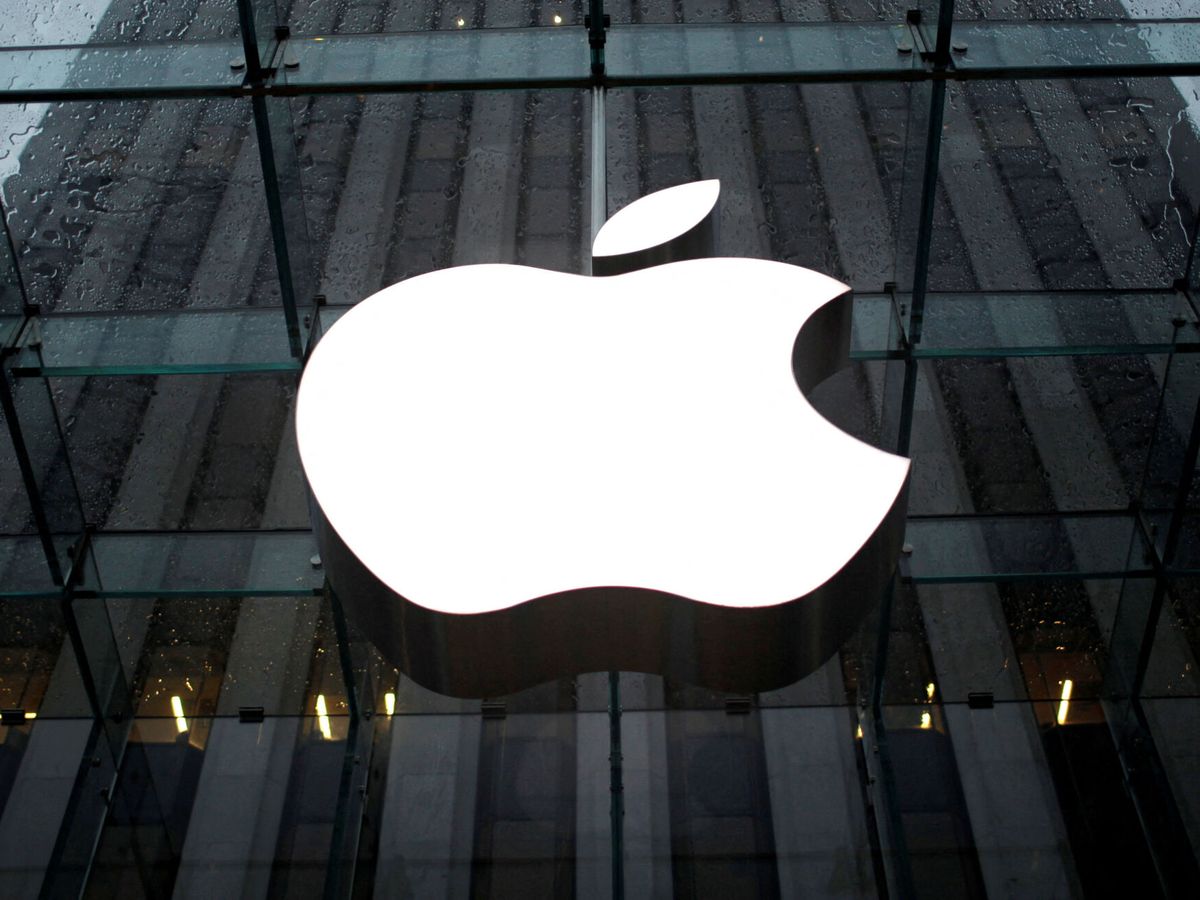 Foto: Apple no puede tardar mucho en tomar la decisión definitiva (Reuters/Mike Segar)