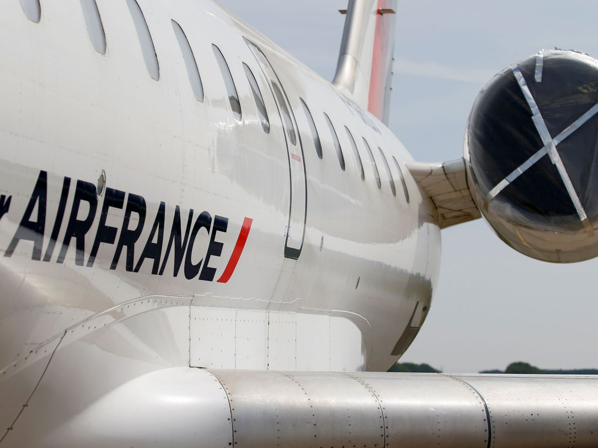 Foto: Un avión en el aeropuerto de Lille en una fotografía de archivo. (Reuters/Pascal Rossignol)