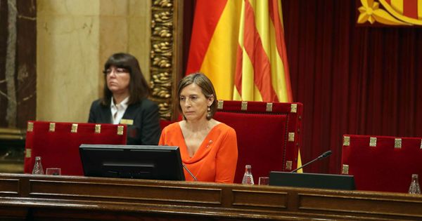 Foto: La presidenta del Parlament, Carme Forcadell, durante la tercera sesión del pleno sobre el proceso independentista. (EFE)