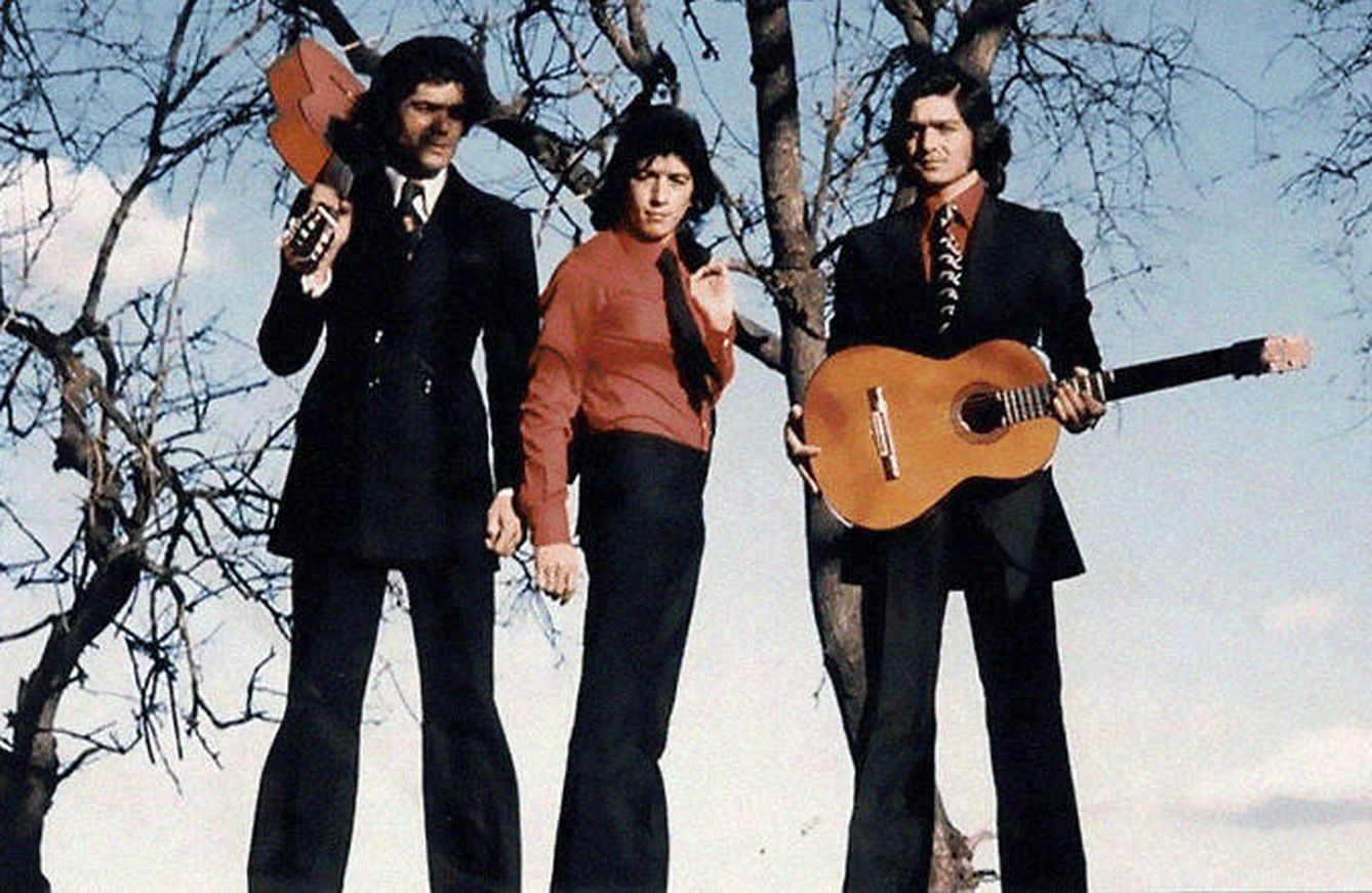 Los Chichos promoción primer elepé 'Ni más ni menos' ,1974 (foto de Archivo Philips)