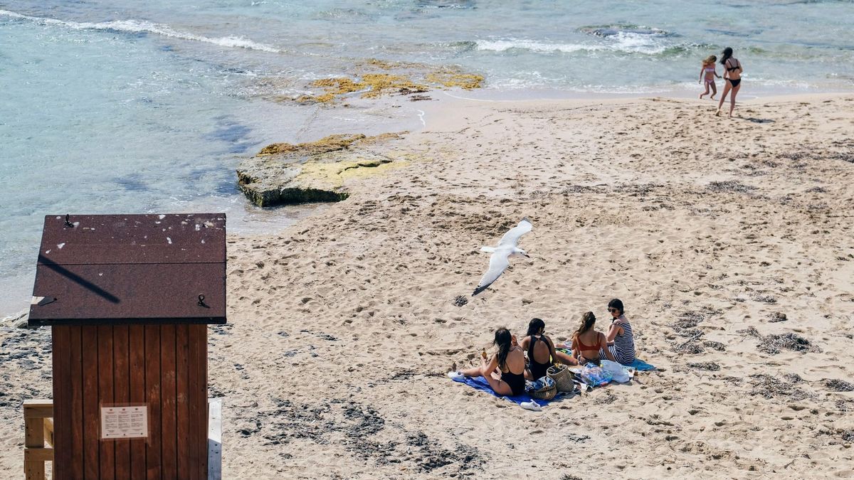 Muere ahogado un hombre de 35 años en una playa de Ibiza