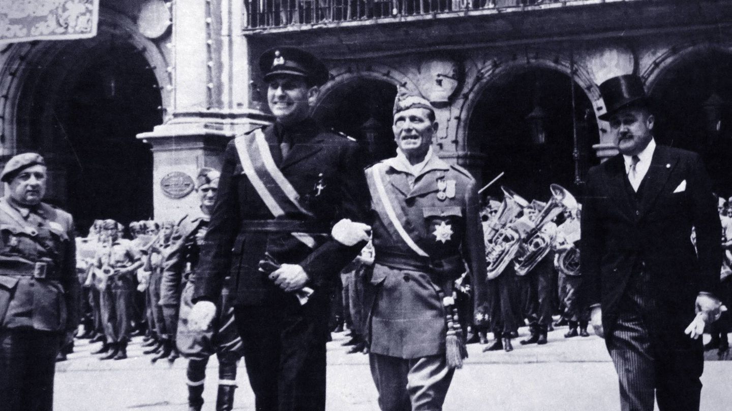 Nicolás Franco (a la derecha), hermano del dictador, era el embajador español en Portugal. (Cordon Press)