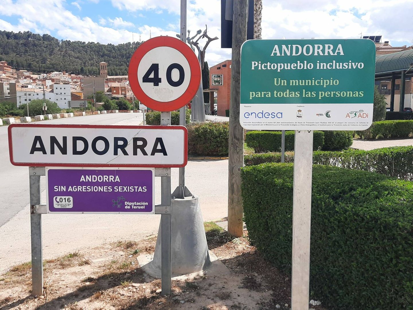 Uno de los accesos a Andorra, en Teruel. (V.R.)