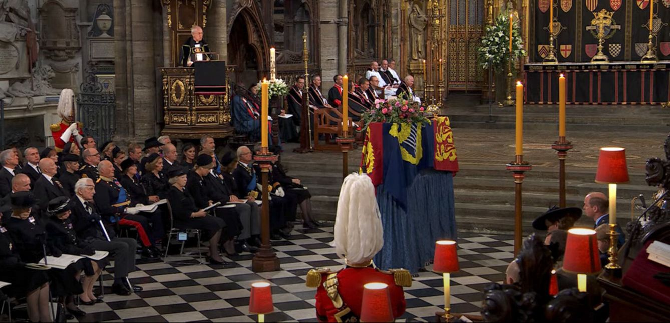 Vista general de los invitados de la realeza en el funeral de Isabel II. (Efe)