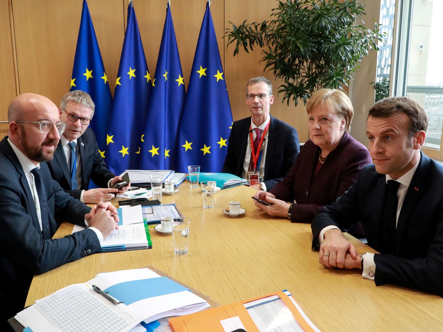 Michel se reúne con Angela Merkel y Emmanuel Macron. (Reuters)