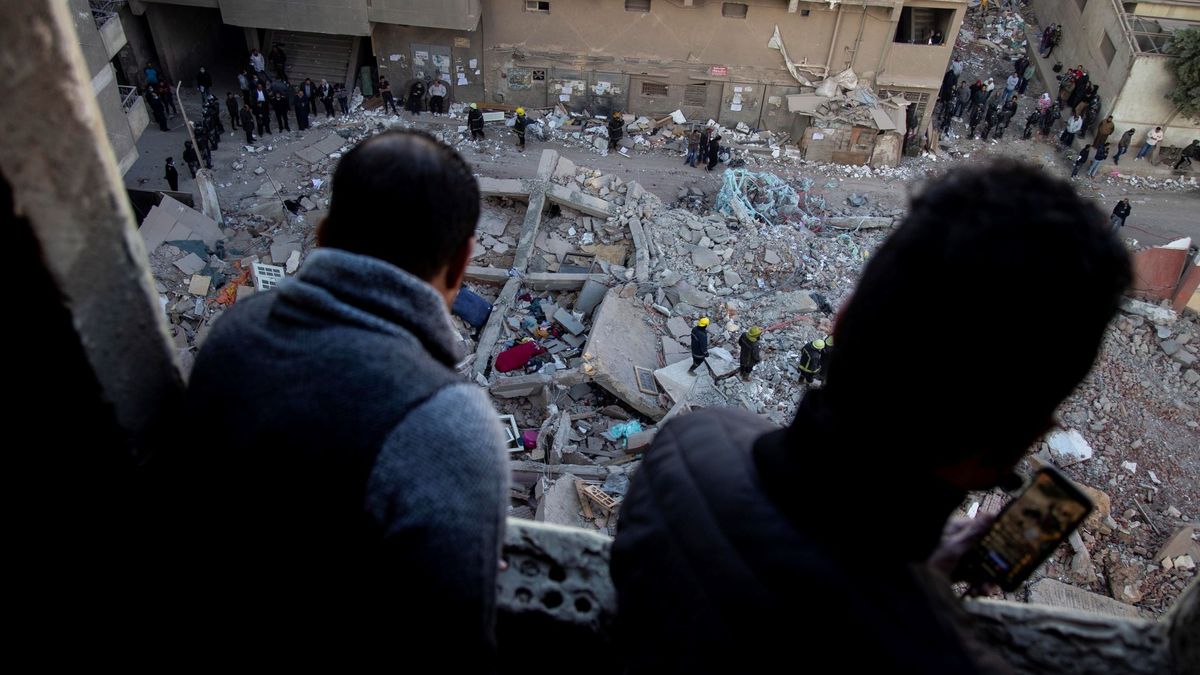 Mueren 6 personas por el derrumbe de edificios en el norte de Egipto