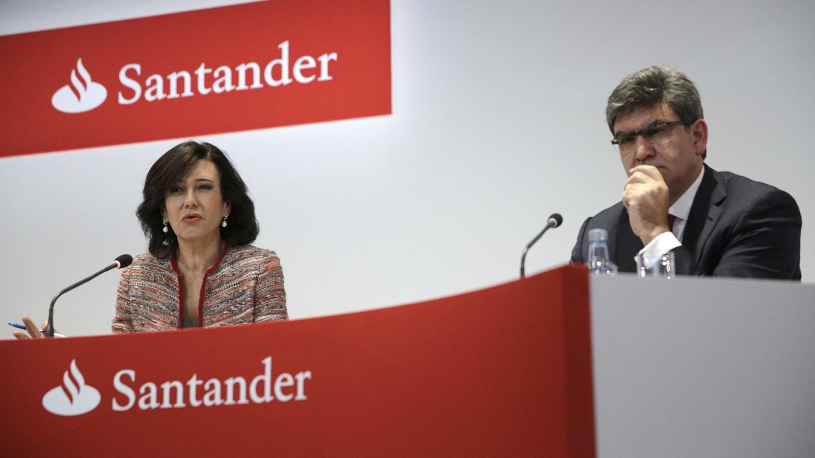 Foto: La presidenta del Banco Santander, Ana Botín, y el consejero delegado, José Antonio Álvarez. (Reuters)