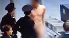 Un empleado de un aeropuerto se desnuda en protesta por las medidas de seguridad