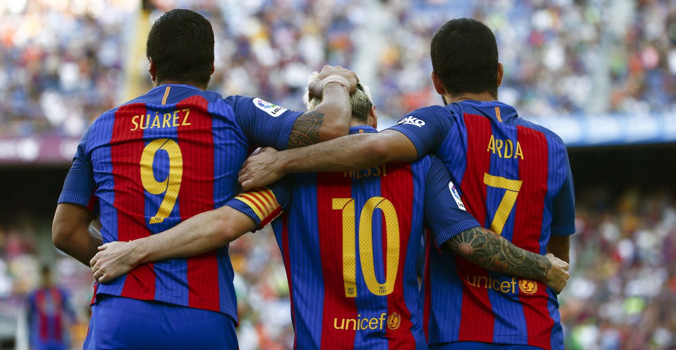 Arda Turan vive momentos felices con Suárez y Messi a la espera de Neymar (Quique García/EFE)