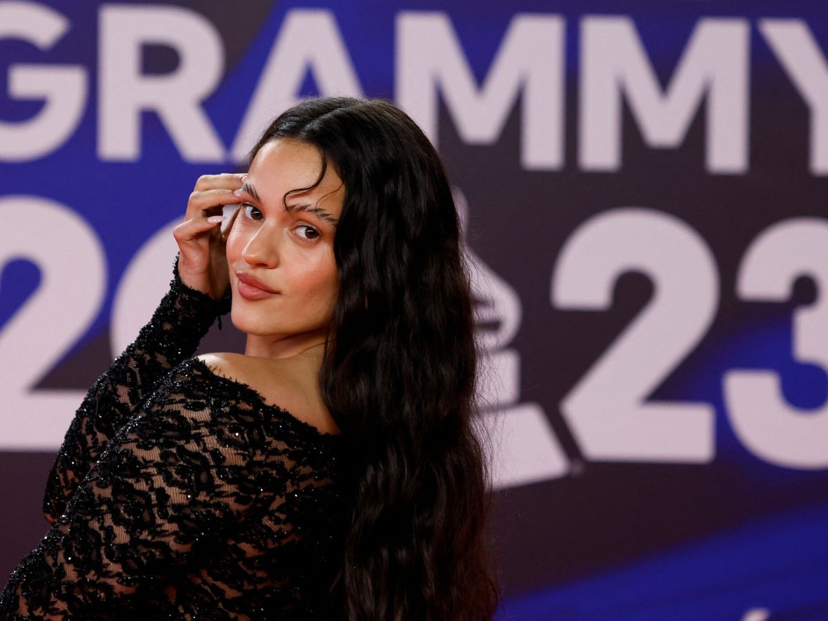 Foto: Rosalía, en los Latin Grammy celebrados en Sevilla. (Reuters/Marcelo del Pozo)