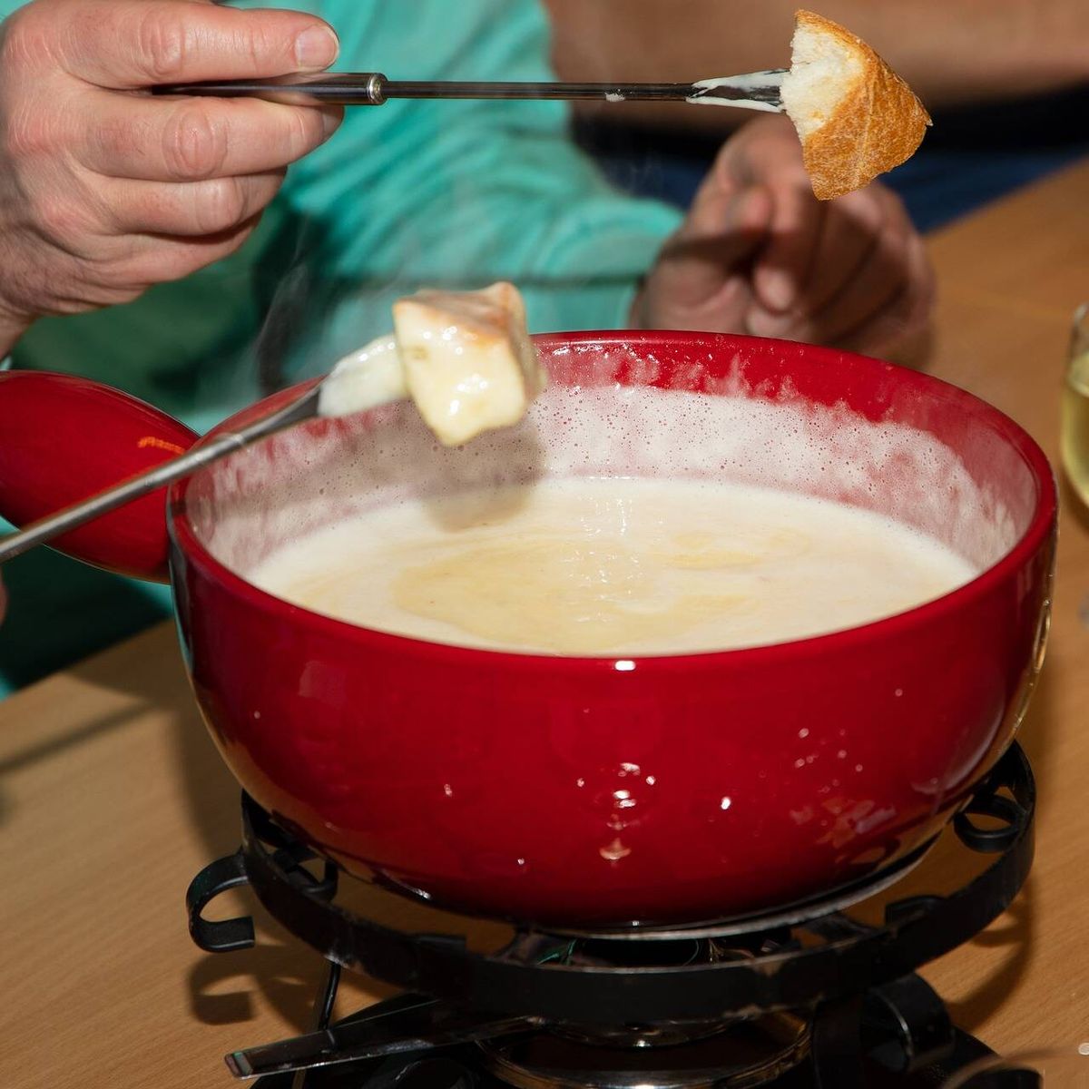 transatlántico Mansedumbre vía Las fondues más adecuadas para preparar carnes, quesos y chocolates