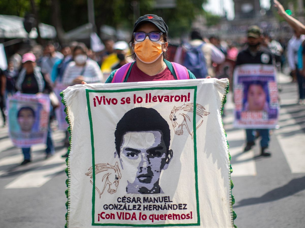 Foto: Marcha por los 43 estudiantes de Ayotzinapa. (EFE/Archivo/Isaac Esquivel)