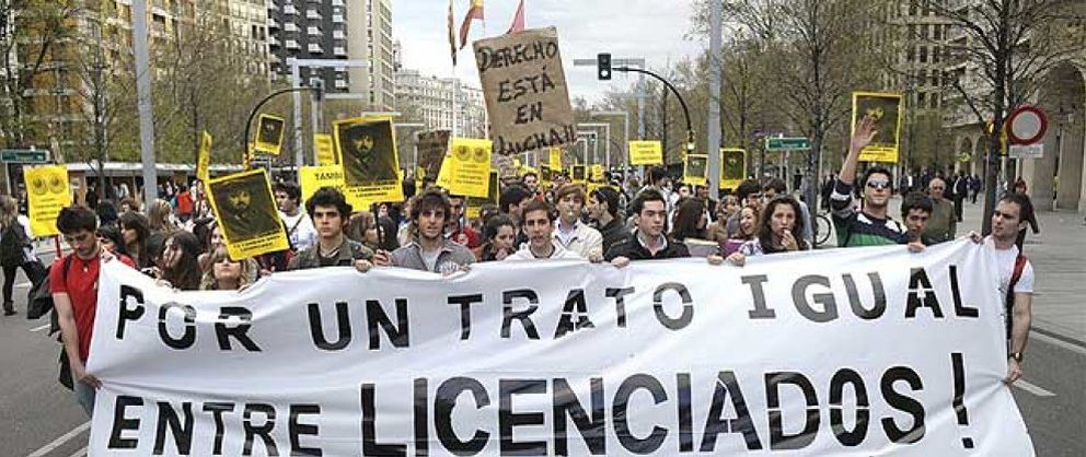 Foto: Economía quiere eliminar el ‘MIR de los abogados’, que arrancó hace solo tres meses