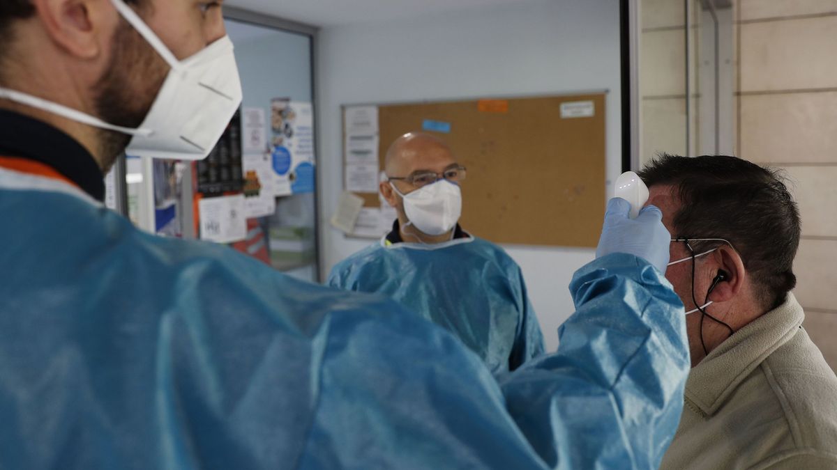 Las enfermeros piden no utilizar mascarillas higiénicas en los centros sanitarios