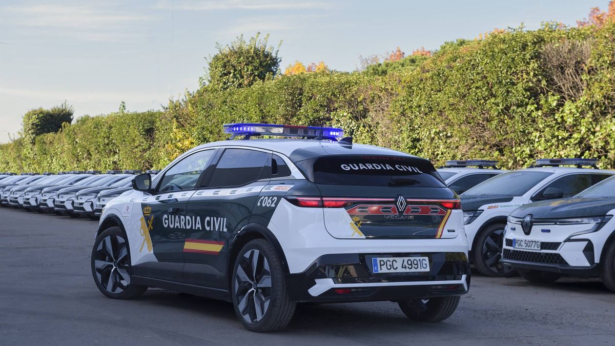 La Guardia Civil sigue apostando por el coche eléctrico con sus 118 nuevos Renault Megane
