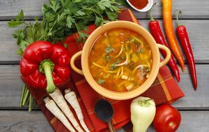 Sopa de verduras con tallarines